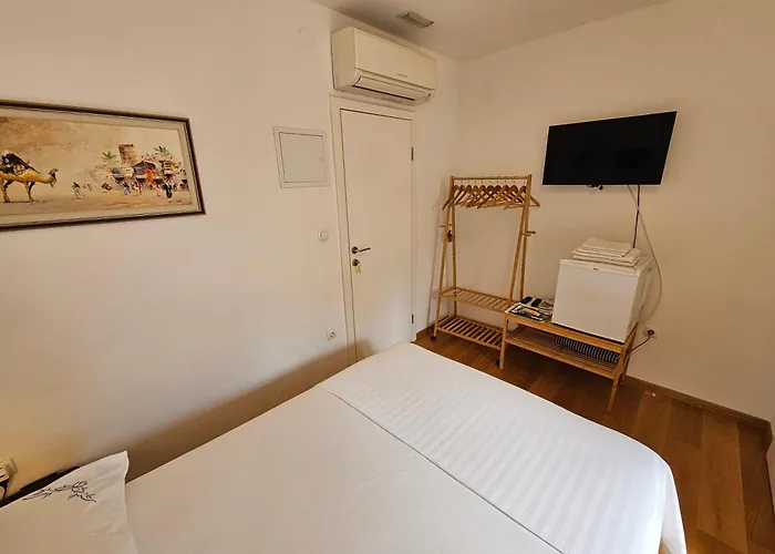 Malena Palace Experience سبليت