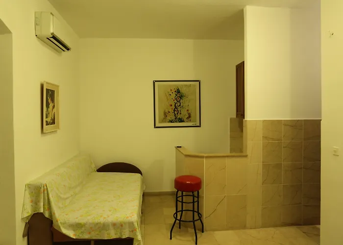Malena Palace Experience بيت ضيافة سبليت