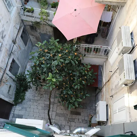 Malena Palace Experience سبليت