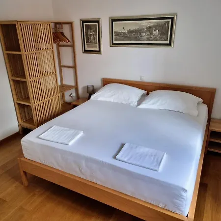 Malena Palace Experience Guest house