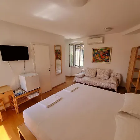 Guest house Malena Palace Experience 3*