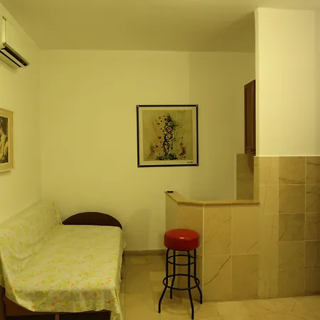 Malena Palace Experience بيت ضيافة سبليت