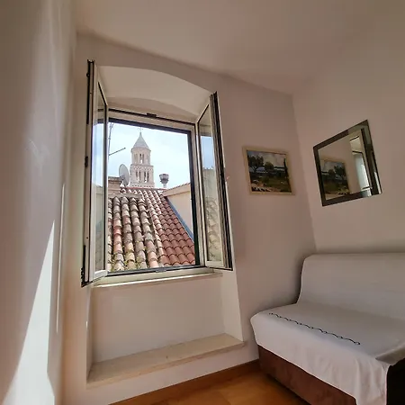 Malena Palace Experience Guest house