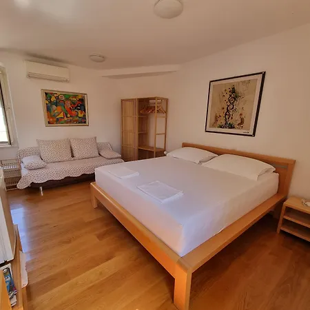 Гостьовий будинок Malena Palace Experience Спліт