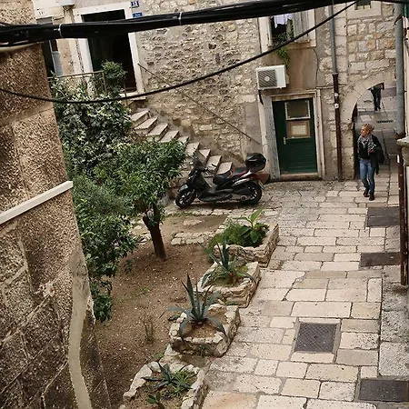 Malena Palace Experience بيت ضيافة