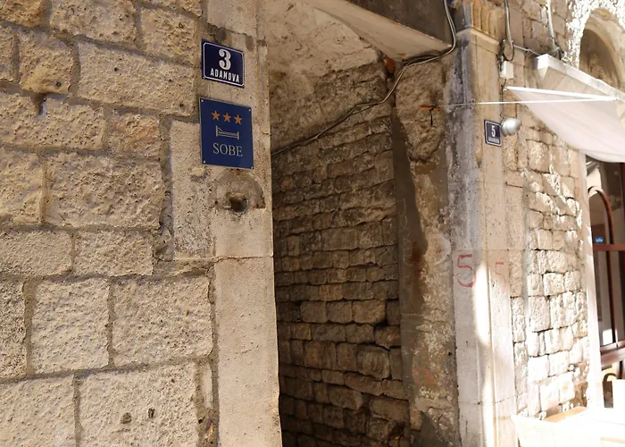 Malena Palace Experience ゲストハウス スプリト