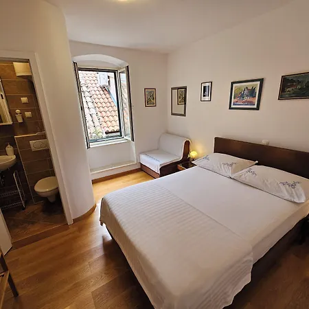 Malena Palace Experience 招待所 斯普利特