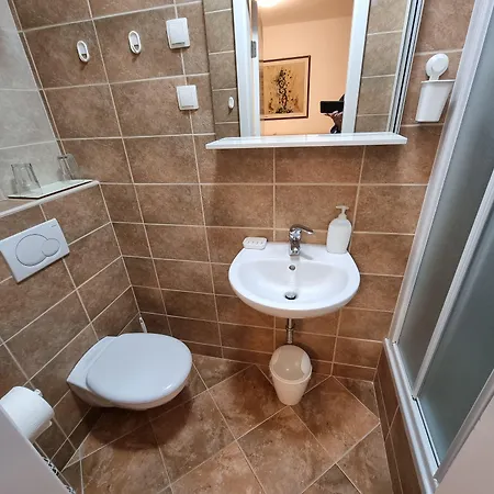 Malena Palace Experience 招待所